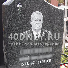 Портрет военного ручной гравировки на надгробии